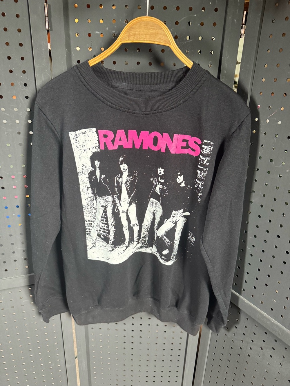 Unofficial Ramones Graphic Crewneck Sweater printed tag but peeling. Copy